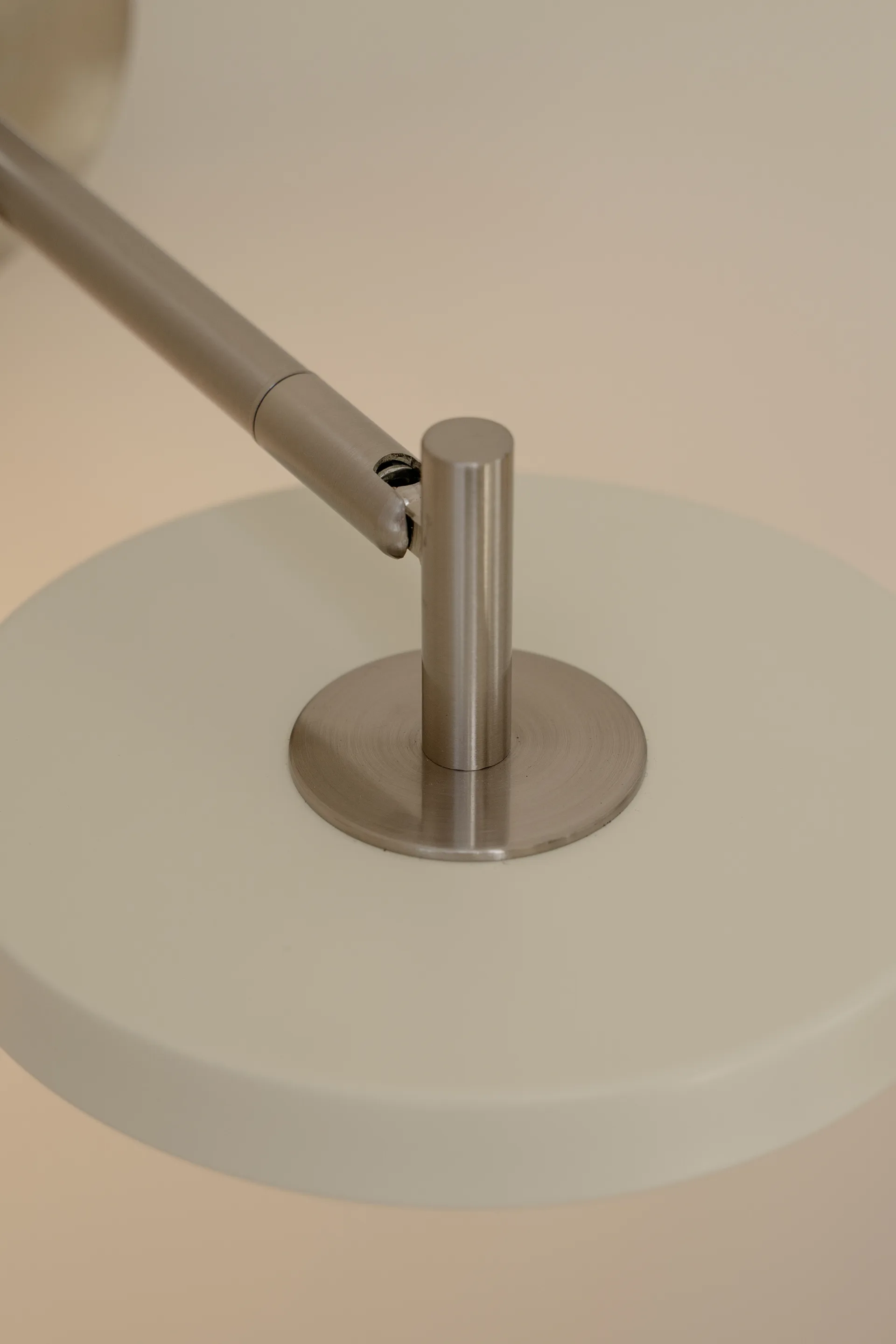 Candeeiro de parede Asteria Wall, Long, Nuance mist-chrome Umage