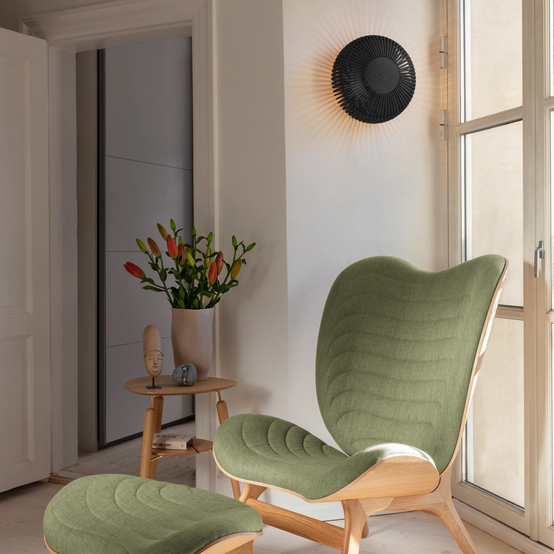 Candeeiro de parede médio Clava Up, Carvalho preto Umage