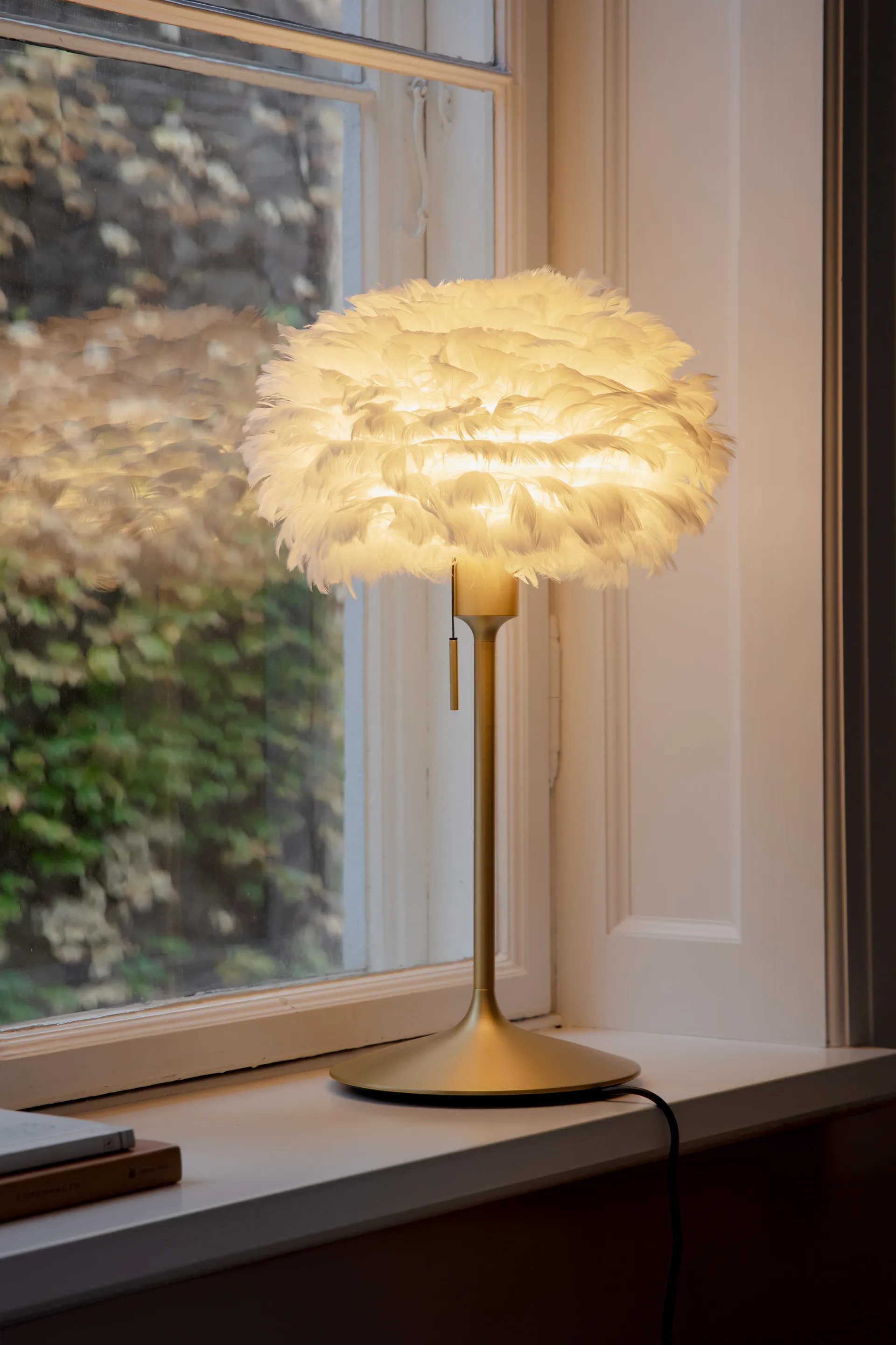 Eos candeeiro de mesa mini, Branco-escovado latão Umage