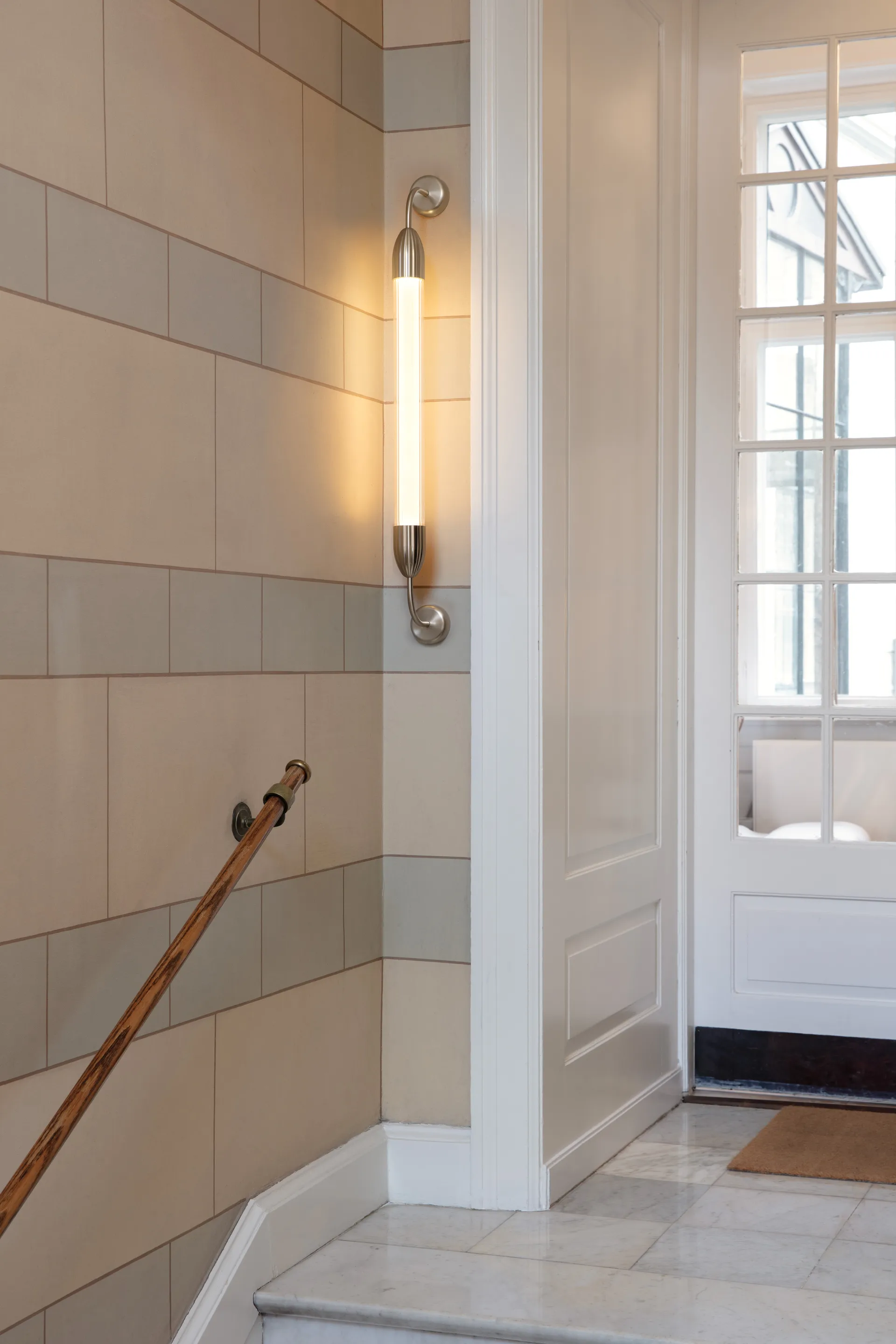 Lemon Squeeze Wall candeeiro de parede longo, Latão niquelado simples Umage