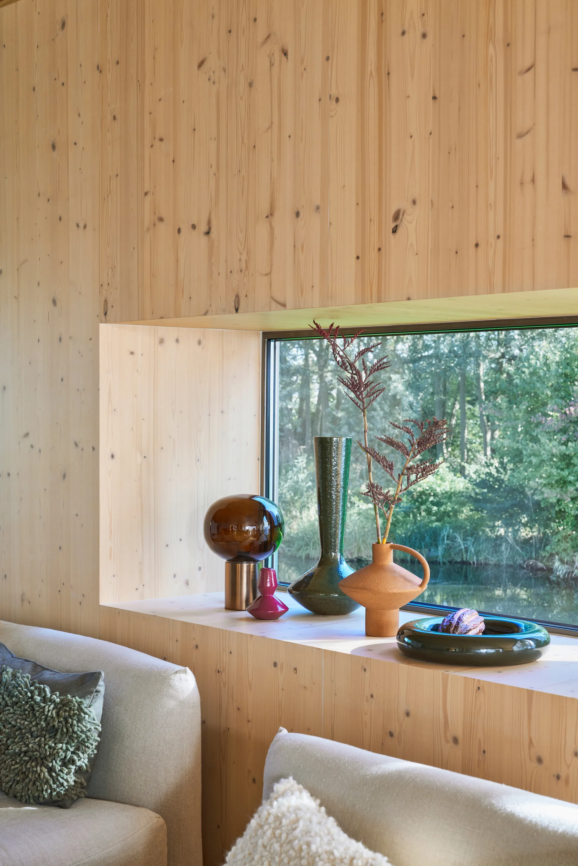 Castiçal Logan, Tibetan red URBAN NATURE CULTURE