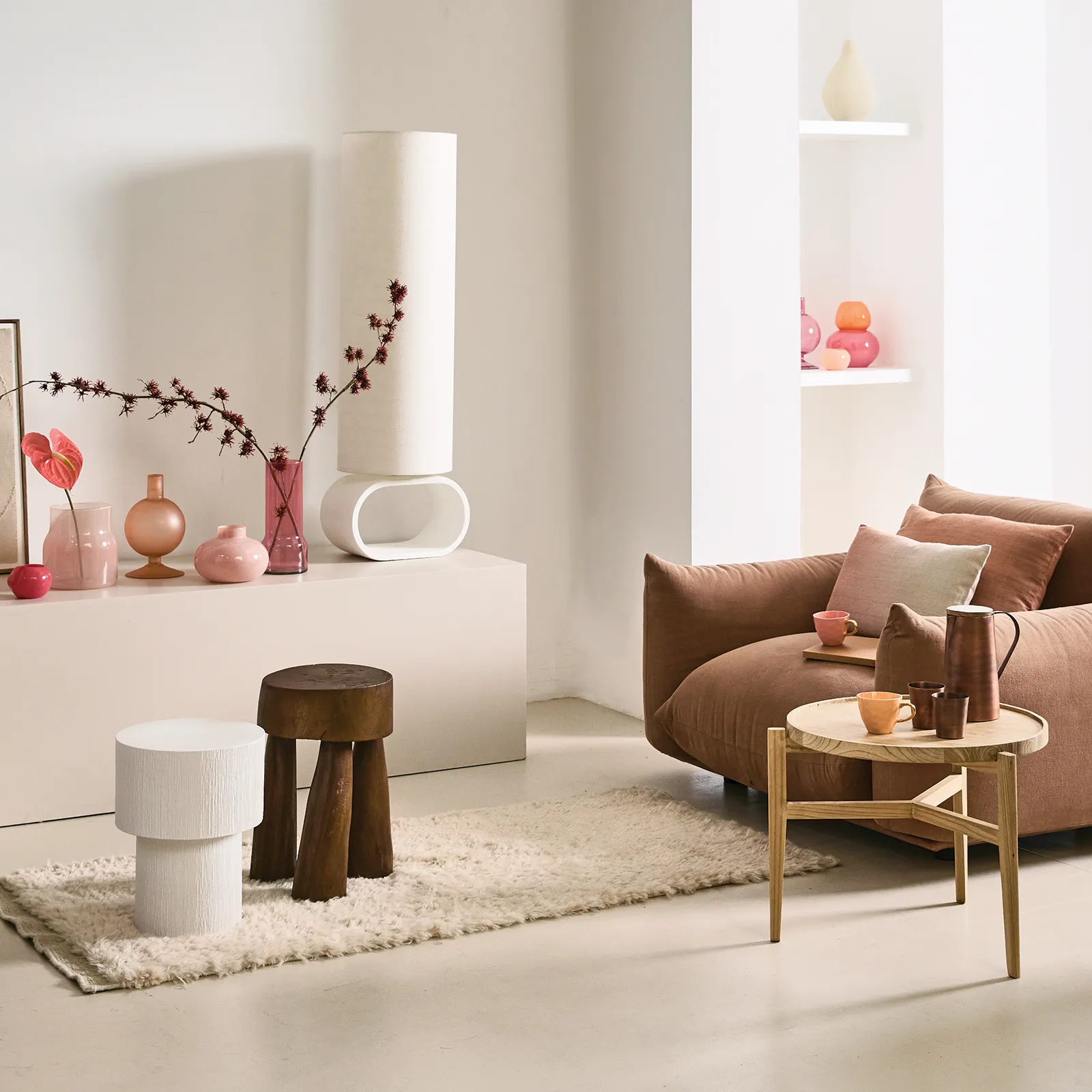 Mesa de apoio Alezio Ø28,7 cm, Off-white  URBAN NATURE CULTURE