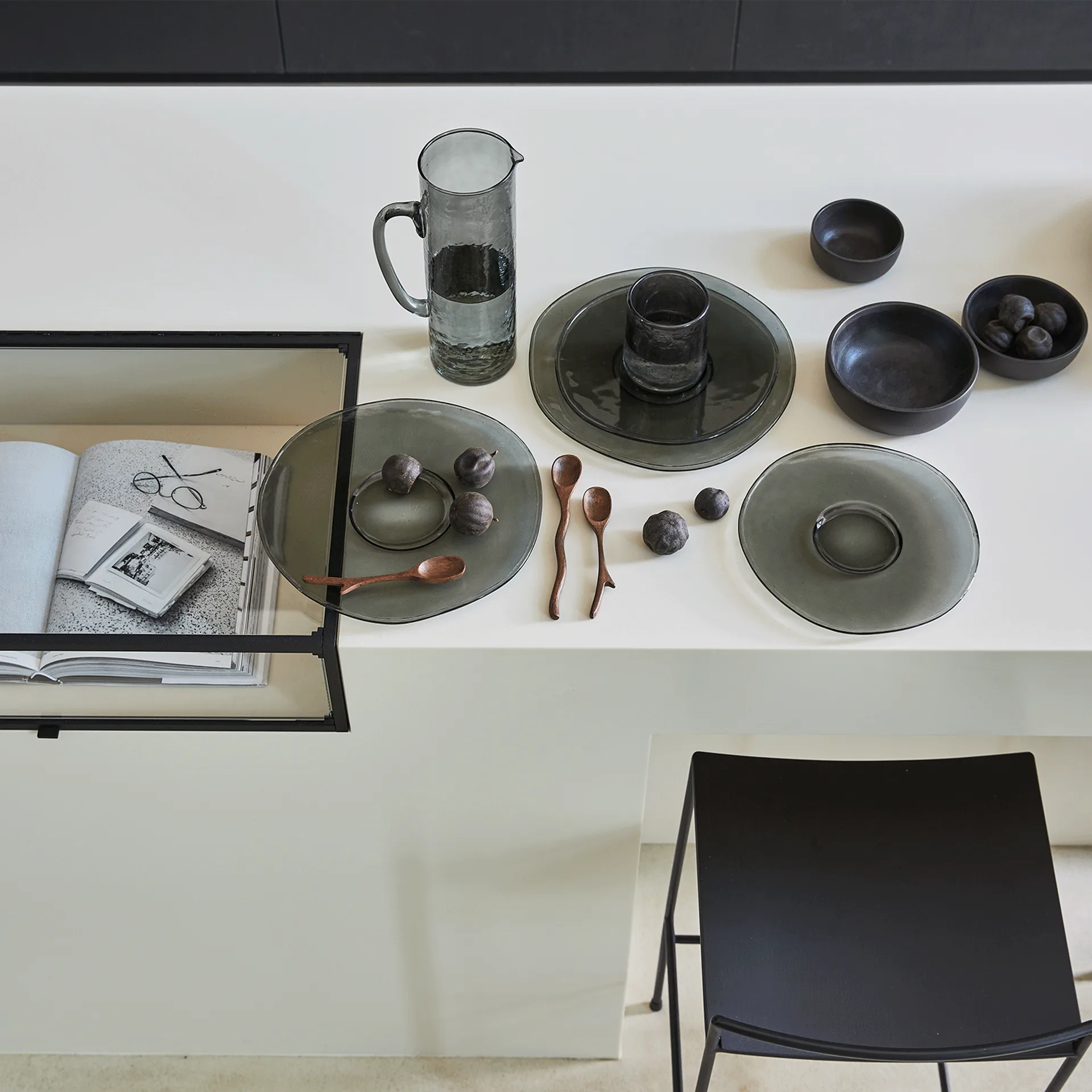 Prato vidro reciclado UNC Ø28 cm, Ebony URBAN NATURE CULTURE