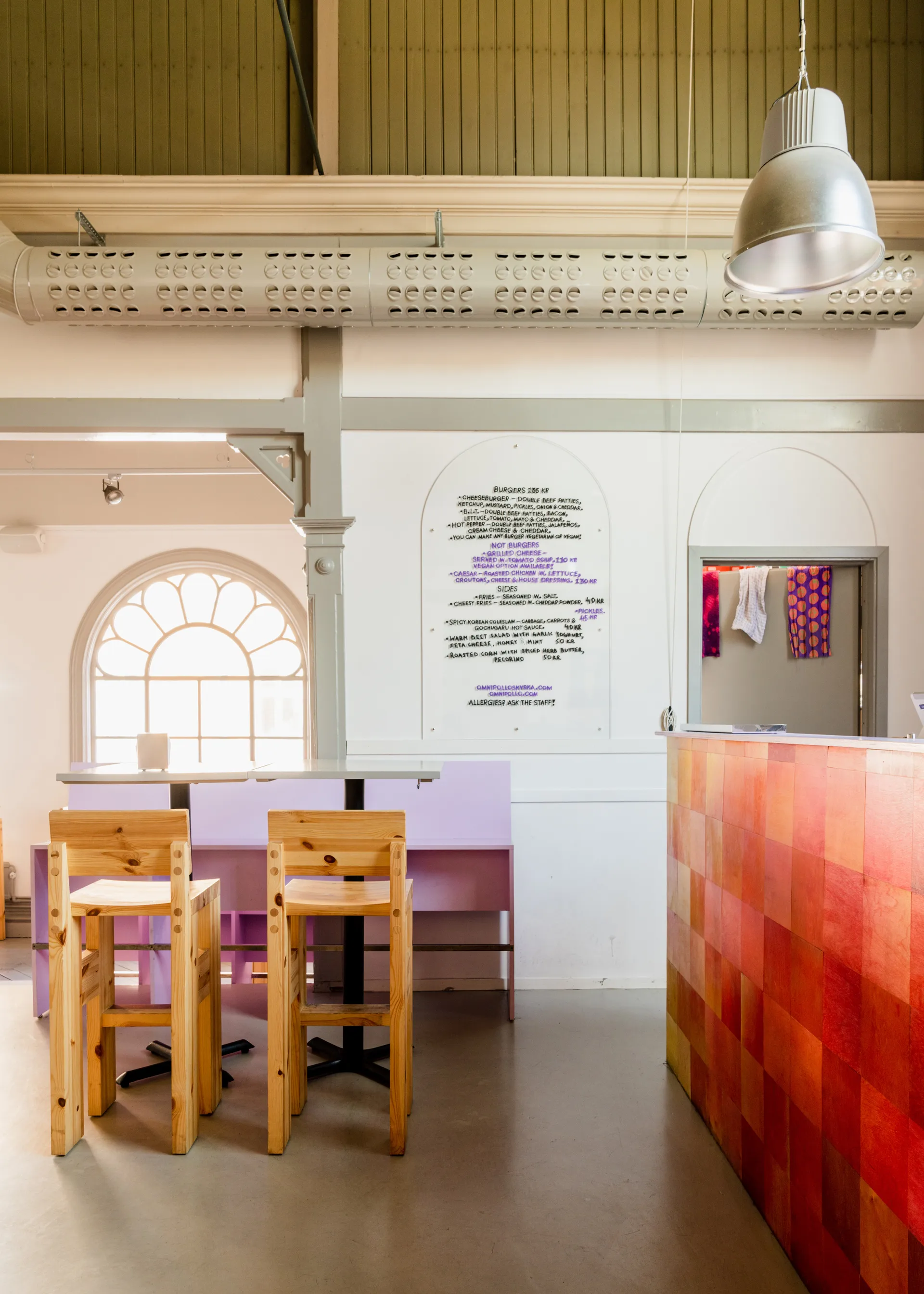 001 Bar Stool banco de bar, Pinho encerado a óleo fosco, 75 cm Vaarnii