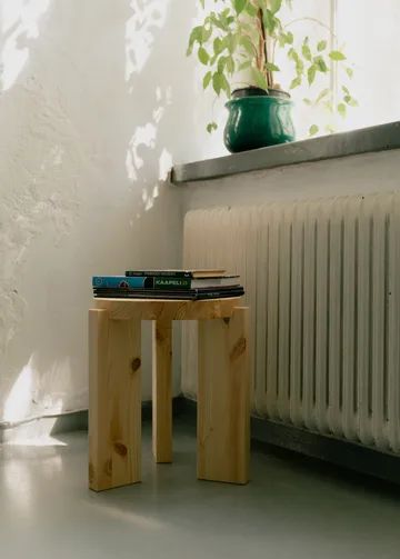 001 Stool banco - Pinho oleado mate, Ø40x44 cm - Vaarnii