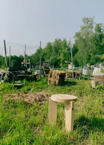 001 Stool banco - Pinho oleado mate, Ø40x44 cm - Vaarnii