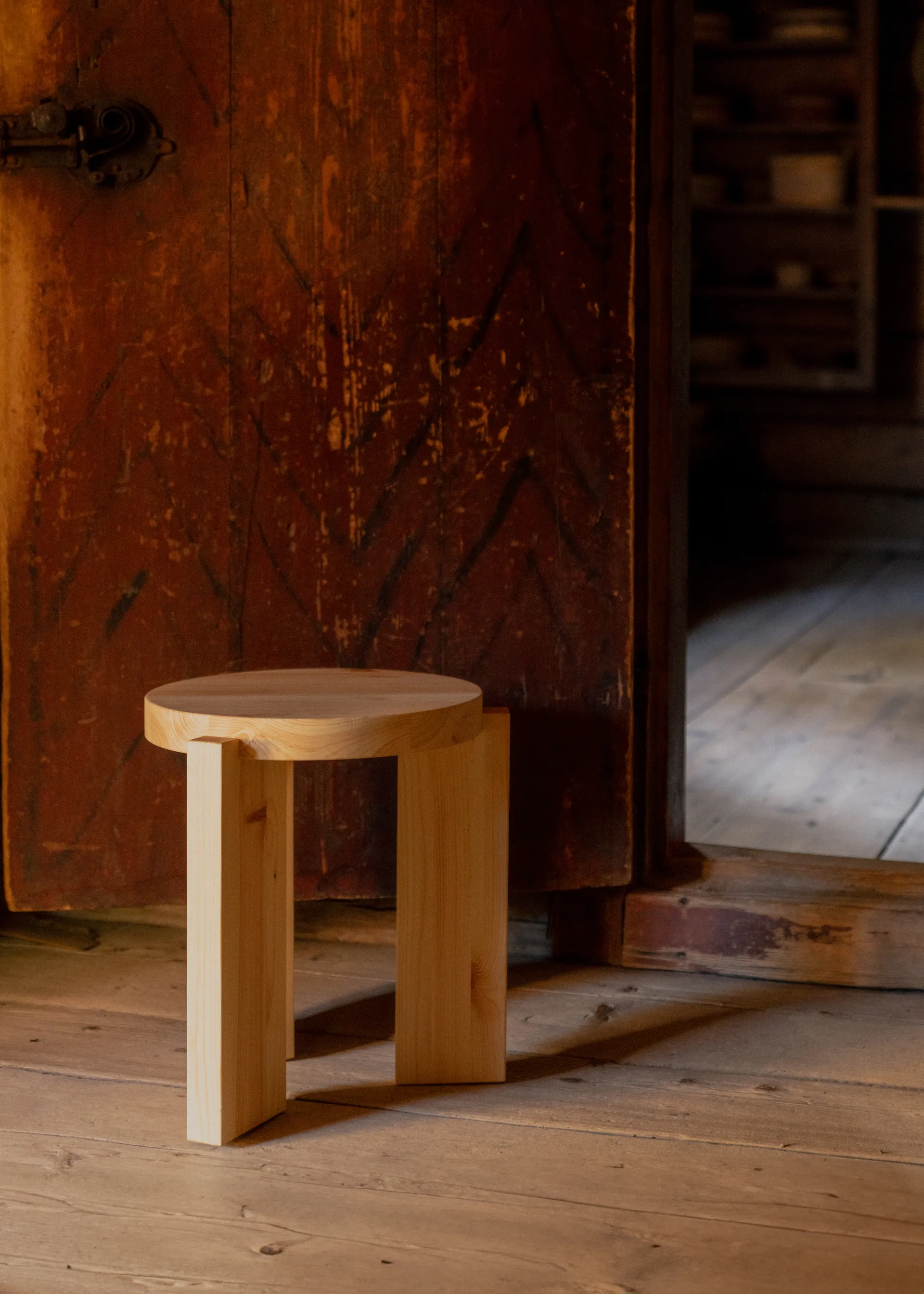 001 Stool banco, Pinho oleado mate, Ø40x44 cm Vaarnii