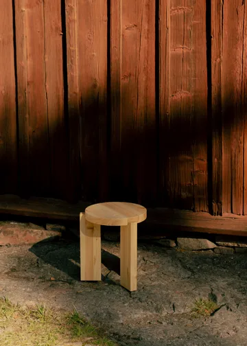 001 Stool banco - Pinho oleado mate, Ø40x44 cm - Vaarnii