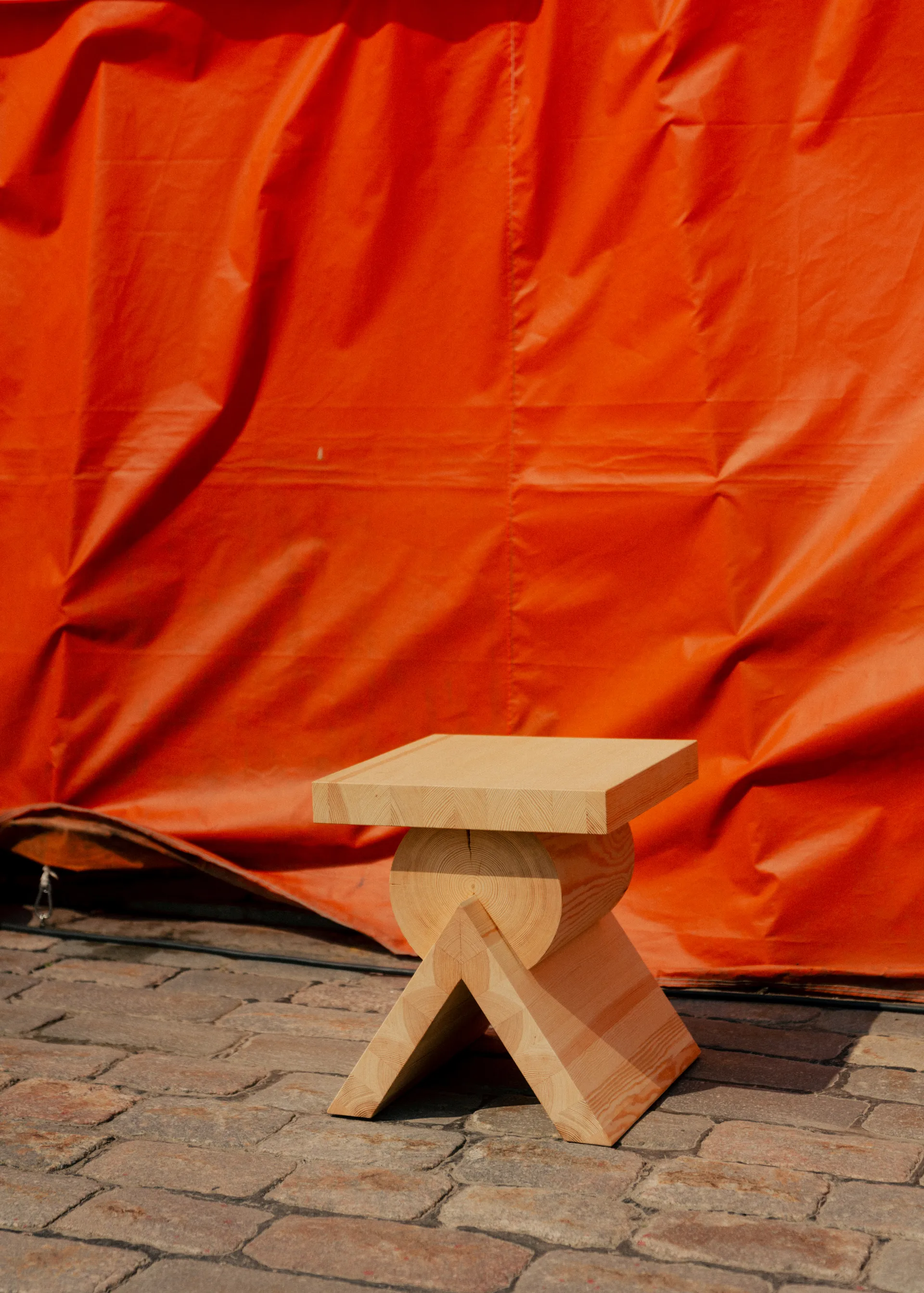 006 AA Side Table mesa auxiliar, Pinho encerado a óleo mate, 40x40x45 cm Vaarnii