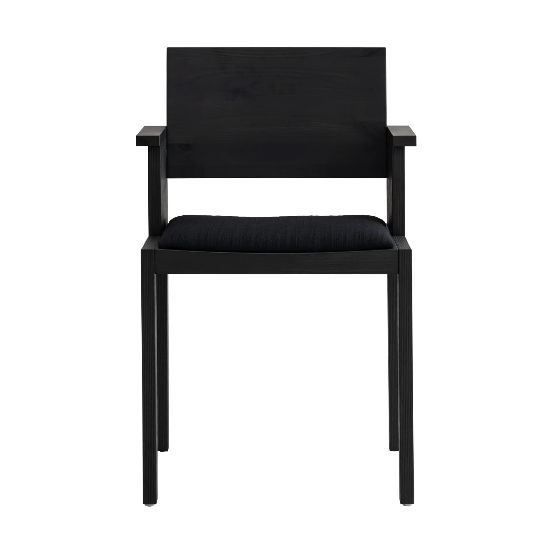 016 Maasto Dining Armchair cadeira de braços, Pinho tingido de preto, assento estofado preto Vaarnii