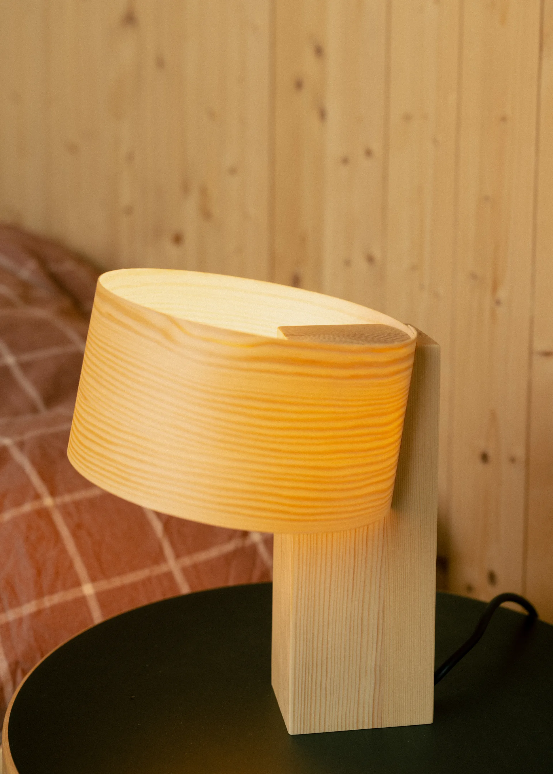 018 Hoop Table Lamp candeeiro de mesa, Pinho oleado mate, 23 cm Vaarnii
