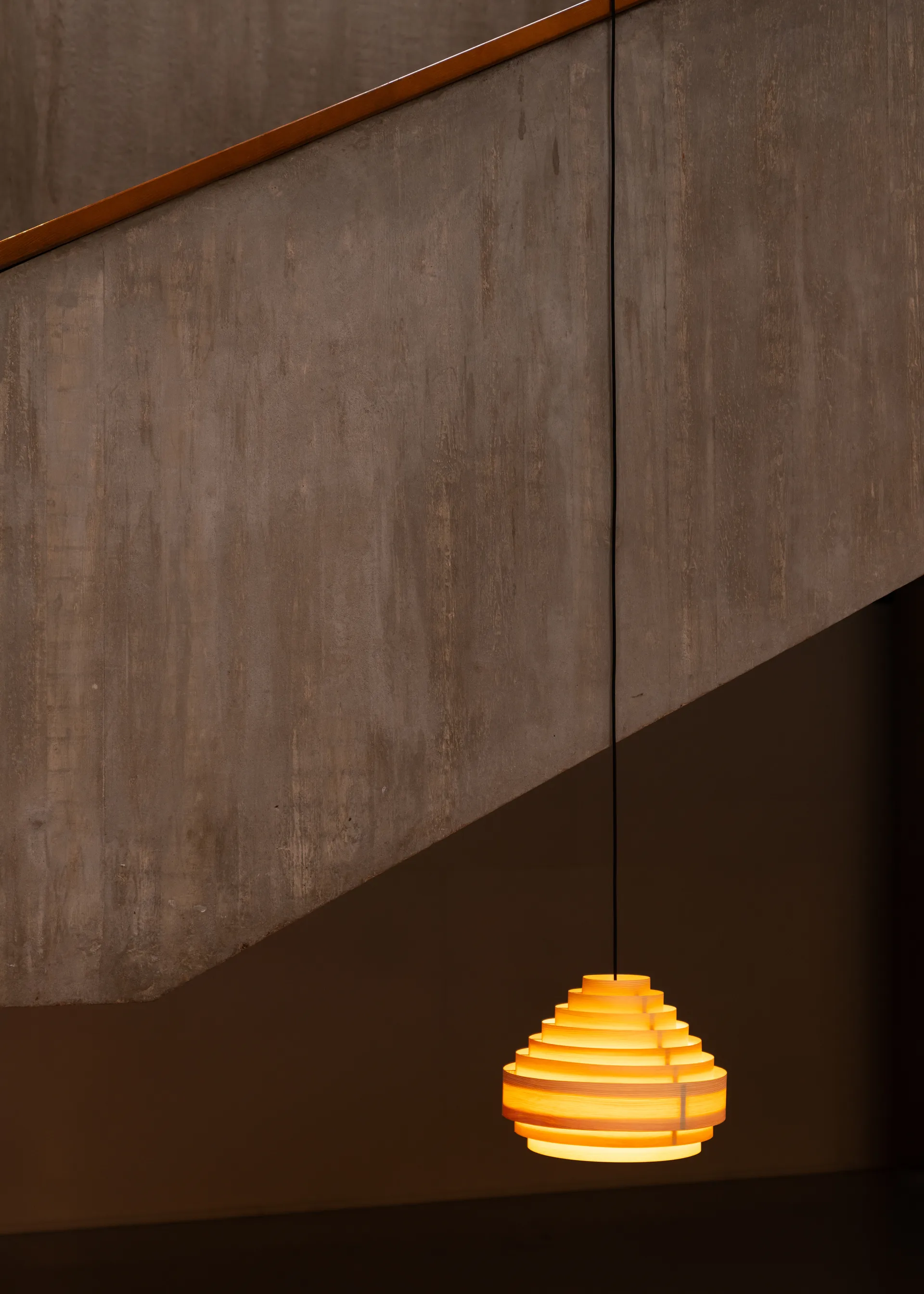 1001 Hans Pendant pendel, Pinho oleado fosco, Ø38 cm Vaarnii