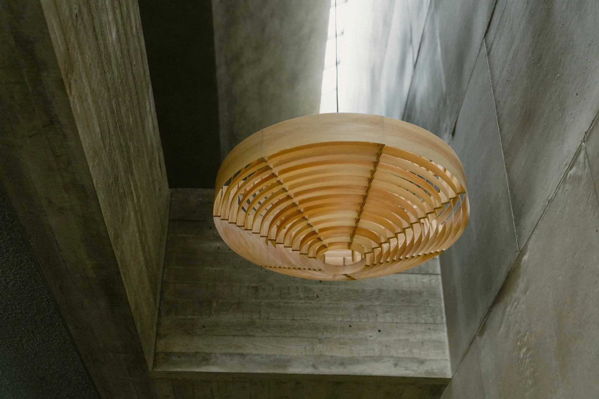 1003 Hans Pendant candeeiro pendente, Pinho oleado encerado fosco, XL Ø90 cm Vaarnii