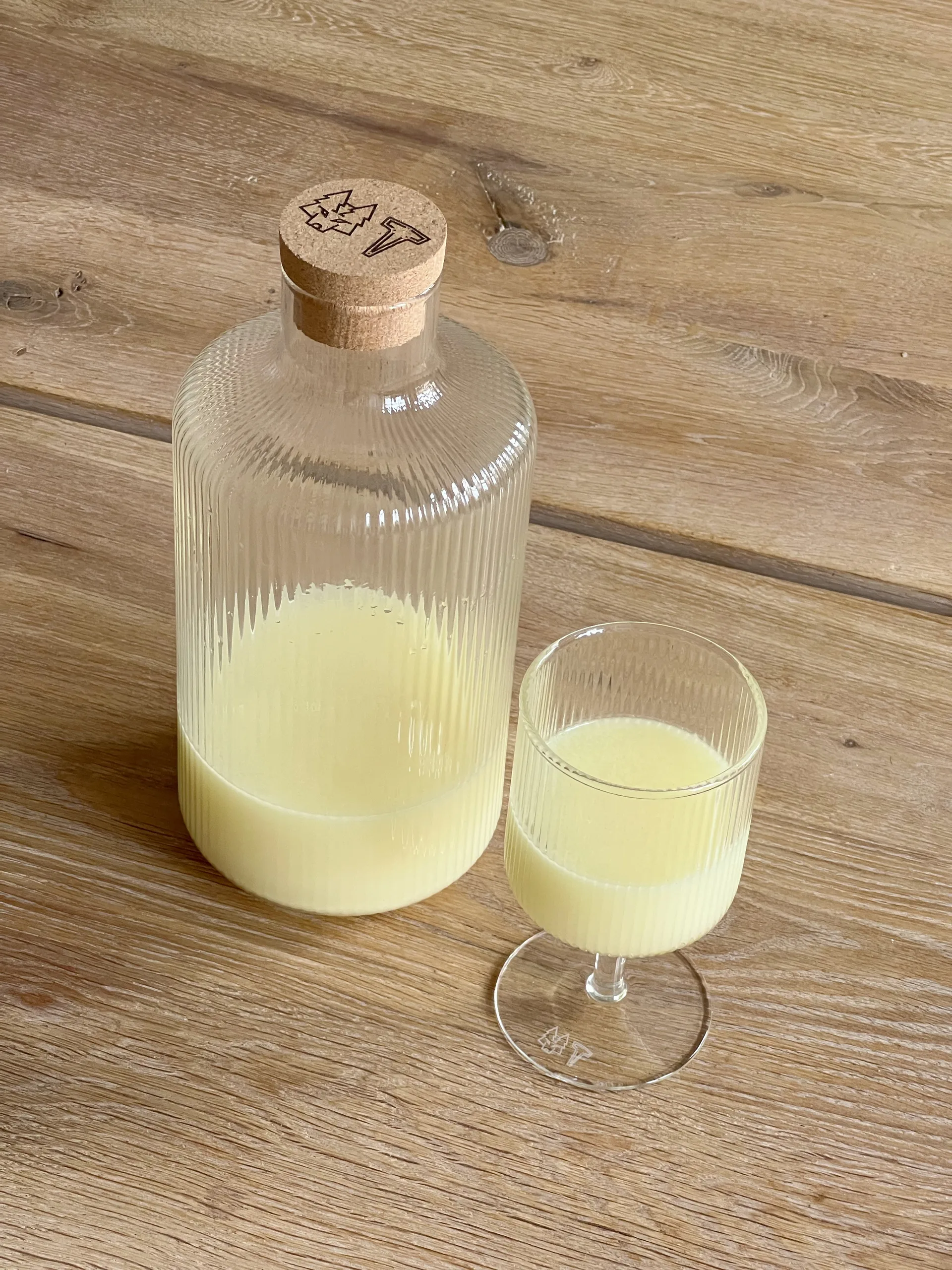 Jarro YKON 1,5 L, Transparente Vargen & Thor