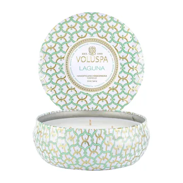 Vela perfumada 3 pavios Maison Blanc Tin 40 horas - Laguna - Voluspa