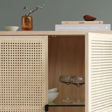 Mesa de apoio Be My Guest - Rattan, carvalho branco verniz, estrutura aço preto  - Warm Nordic