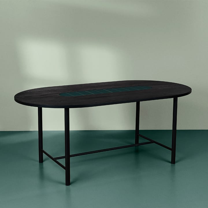 Mesa de jantar Be My Guest, Carvalho preto verniz, estrutura de aço preto, cerâmica verde, 100x180 Warm Nordic
