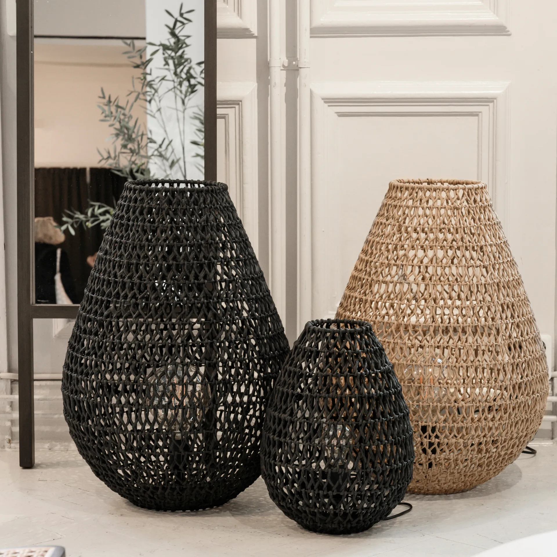 Candeeiro de mesa Buster Ø27 cm, preto Watt & Veke