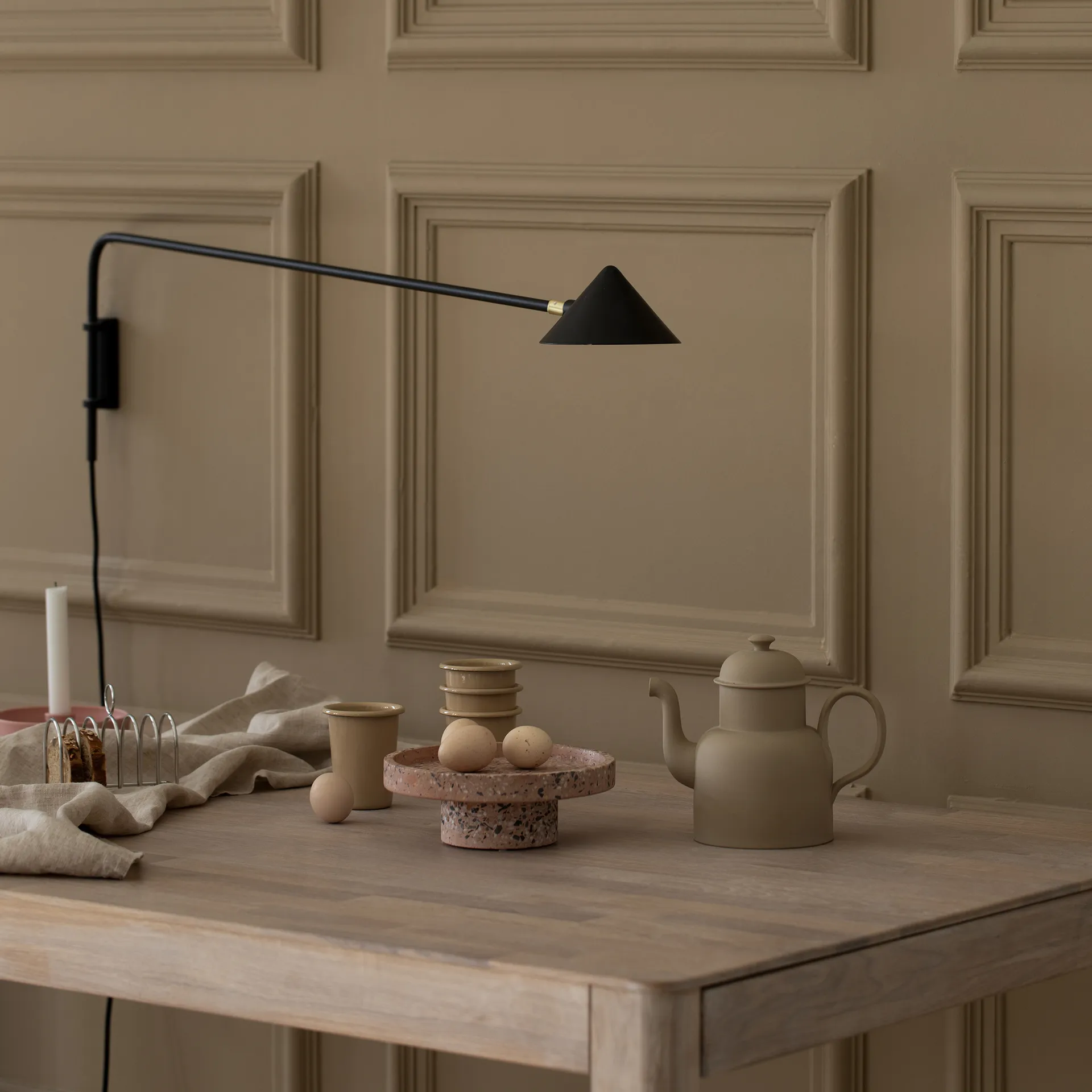 Candeeiro de parede com cabo longo Kelly, Preto-dourado Watt & Veke