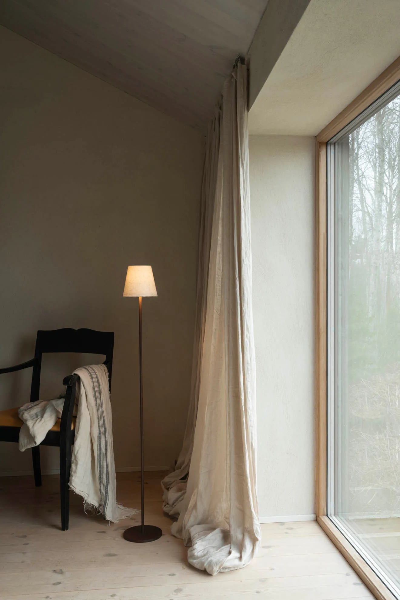 Candeeiro de pé portátil Tyra Ø14 cm, Coffee Watt & Veke