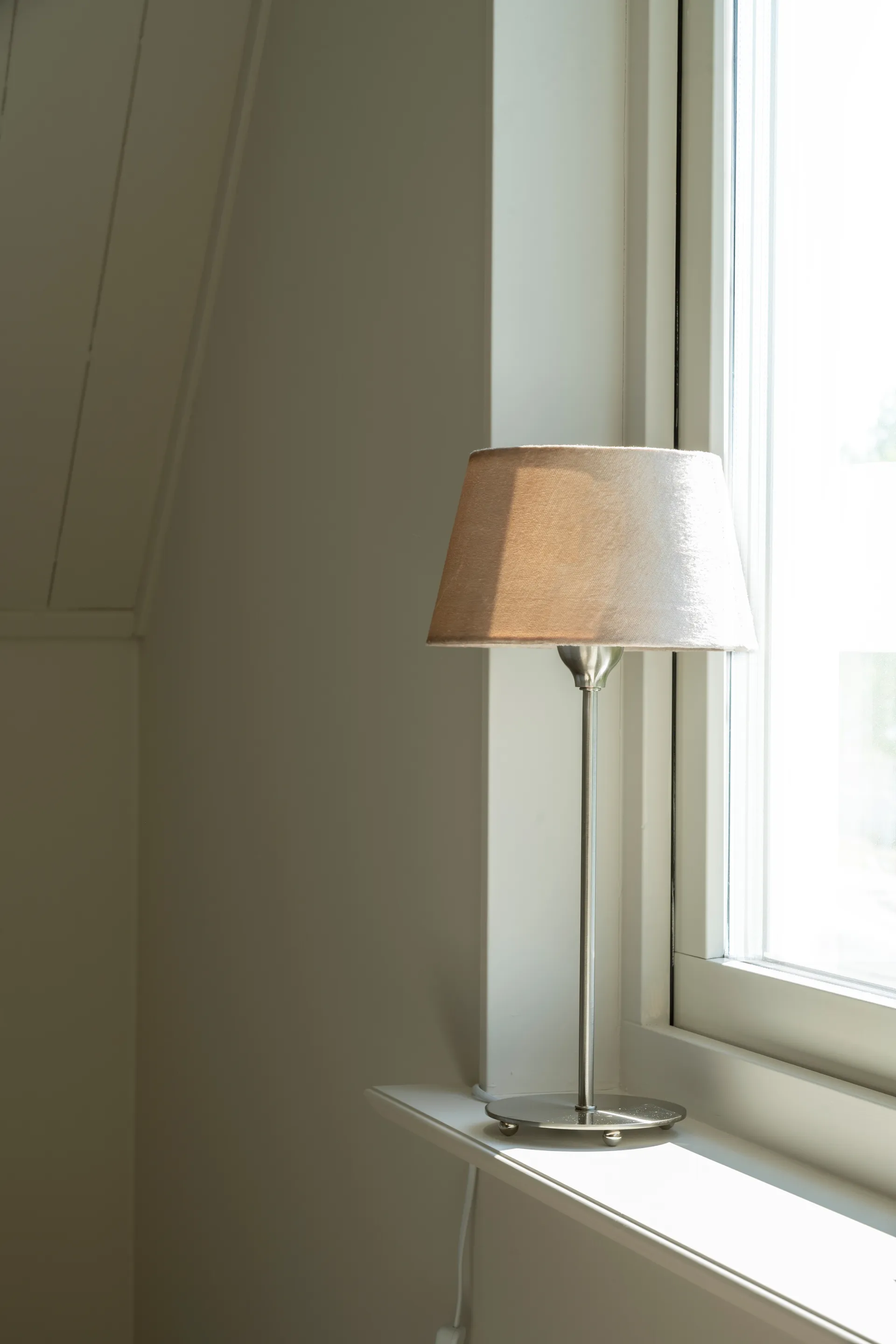 Line 35 pé de candeeiro de mesa, Matt chrome Watt & Veke