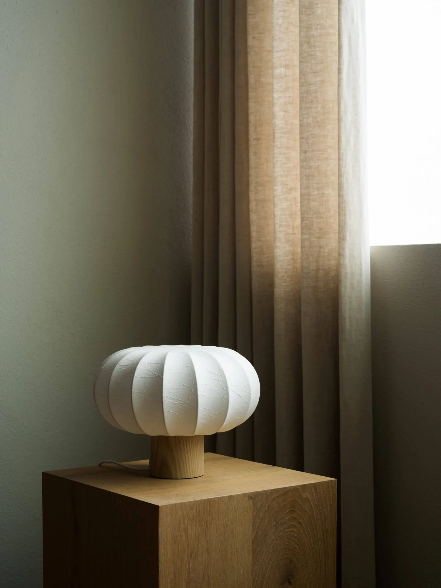 Lunari candeeiro de mesa, White-freixo natural, Ø32x24 cm Watt & Veke