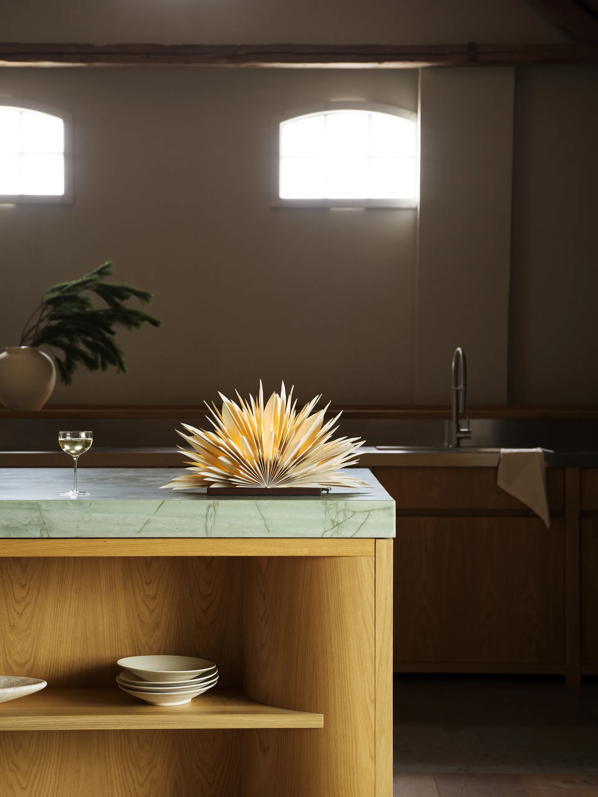 Mezza Maja estrela de mesa, Greige-coffee Watt & Veke