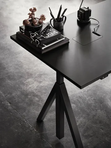 Secretária Works preta com altura ajustável 78x160 cm - Works
