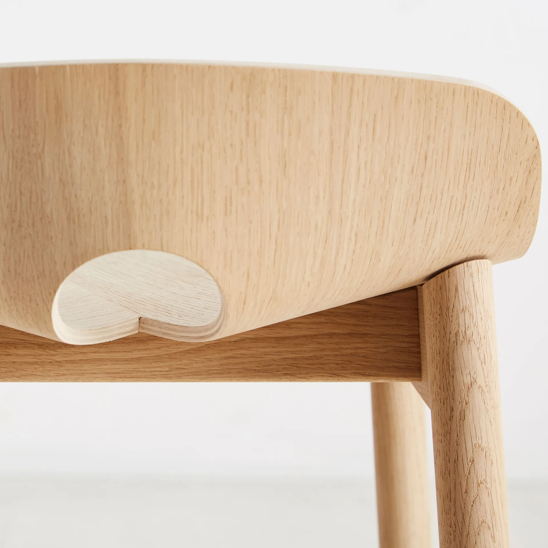 Banco alto Mono, Carvalho pigmentado branco Woud