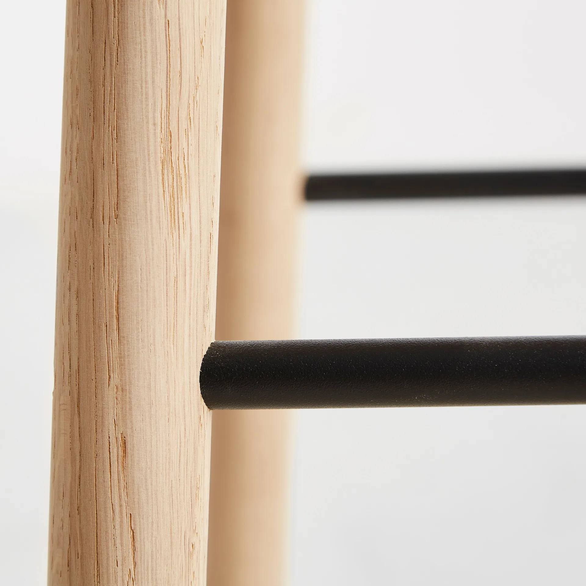 Banco alto Mono, Carvalho pigmentado branco Woud