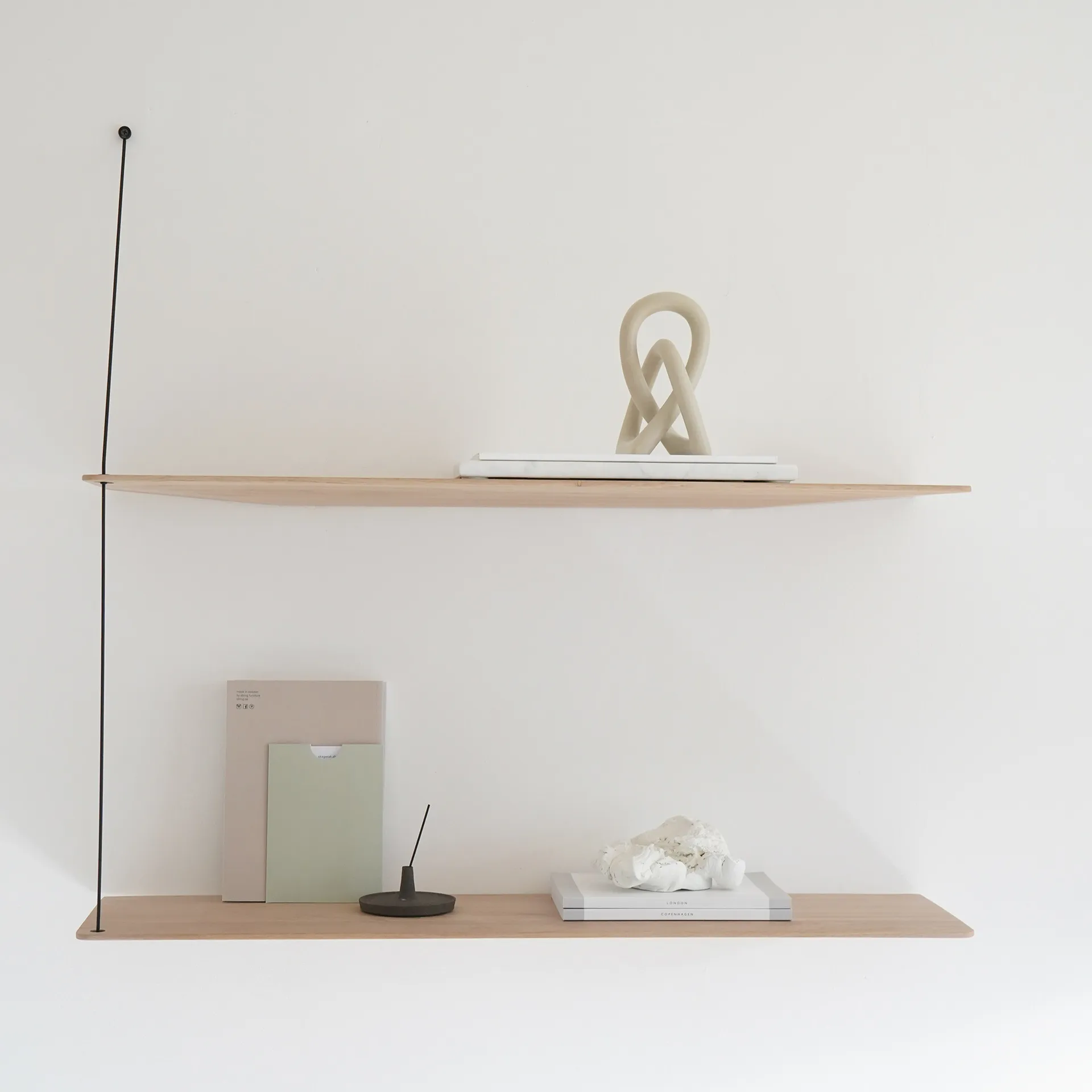 Prateleira Stedge, Carvalho pigmentado de branco-preto, 80 cm, 2 prateleiras Woud