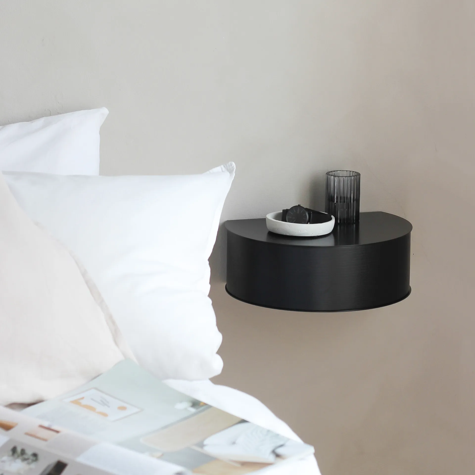 Prateleira Wallie, Preto Woud