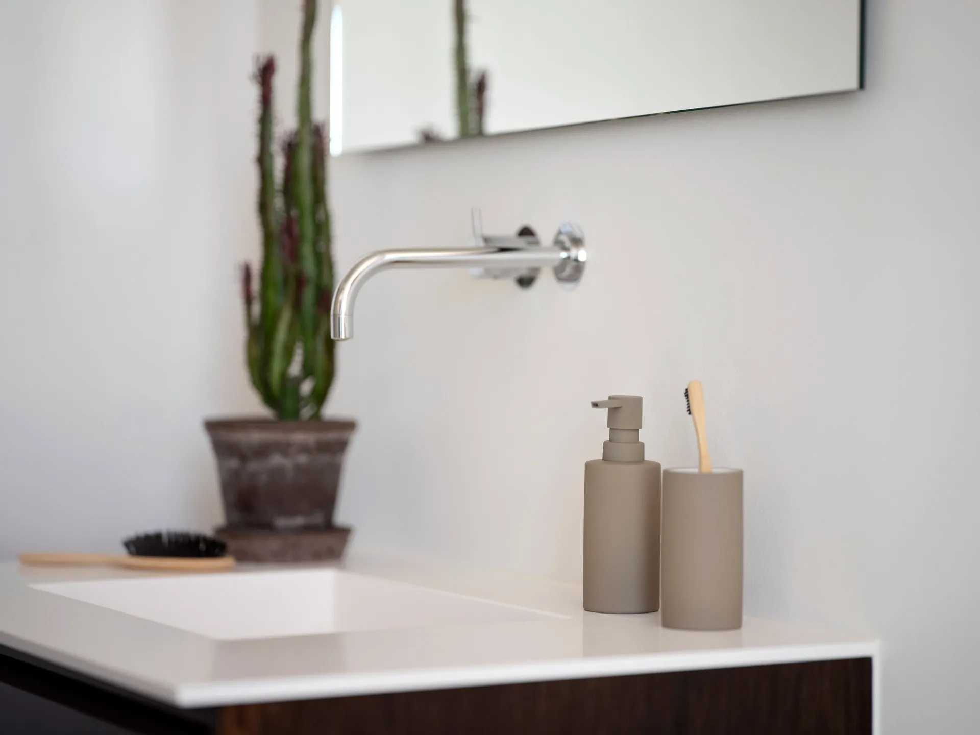 Copo para escovas de dentes Solo, Marrom acizentado Zone Denmark