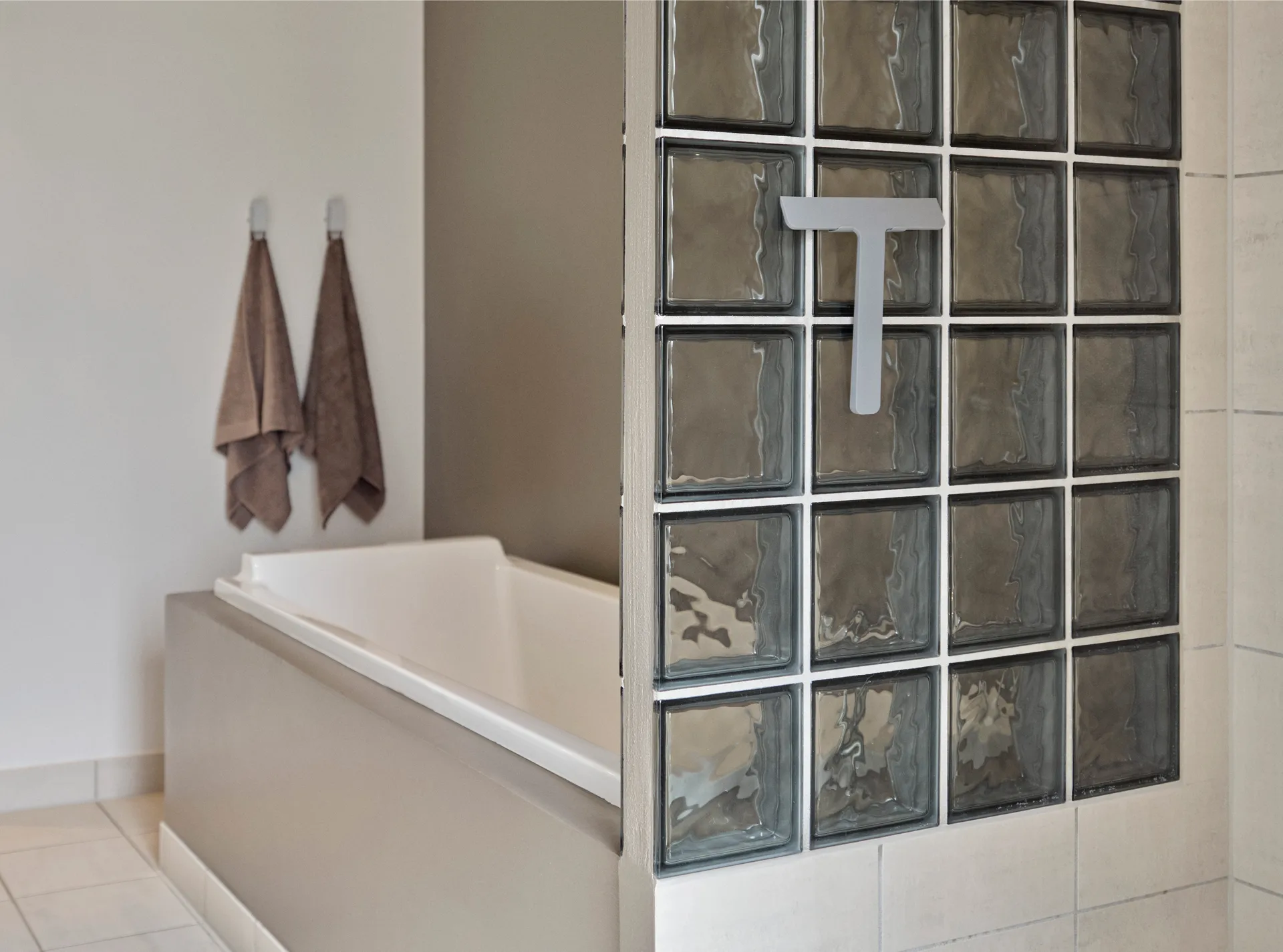 Ume gancho, Cinza claro Zone Denmark