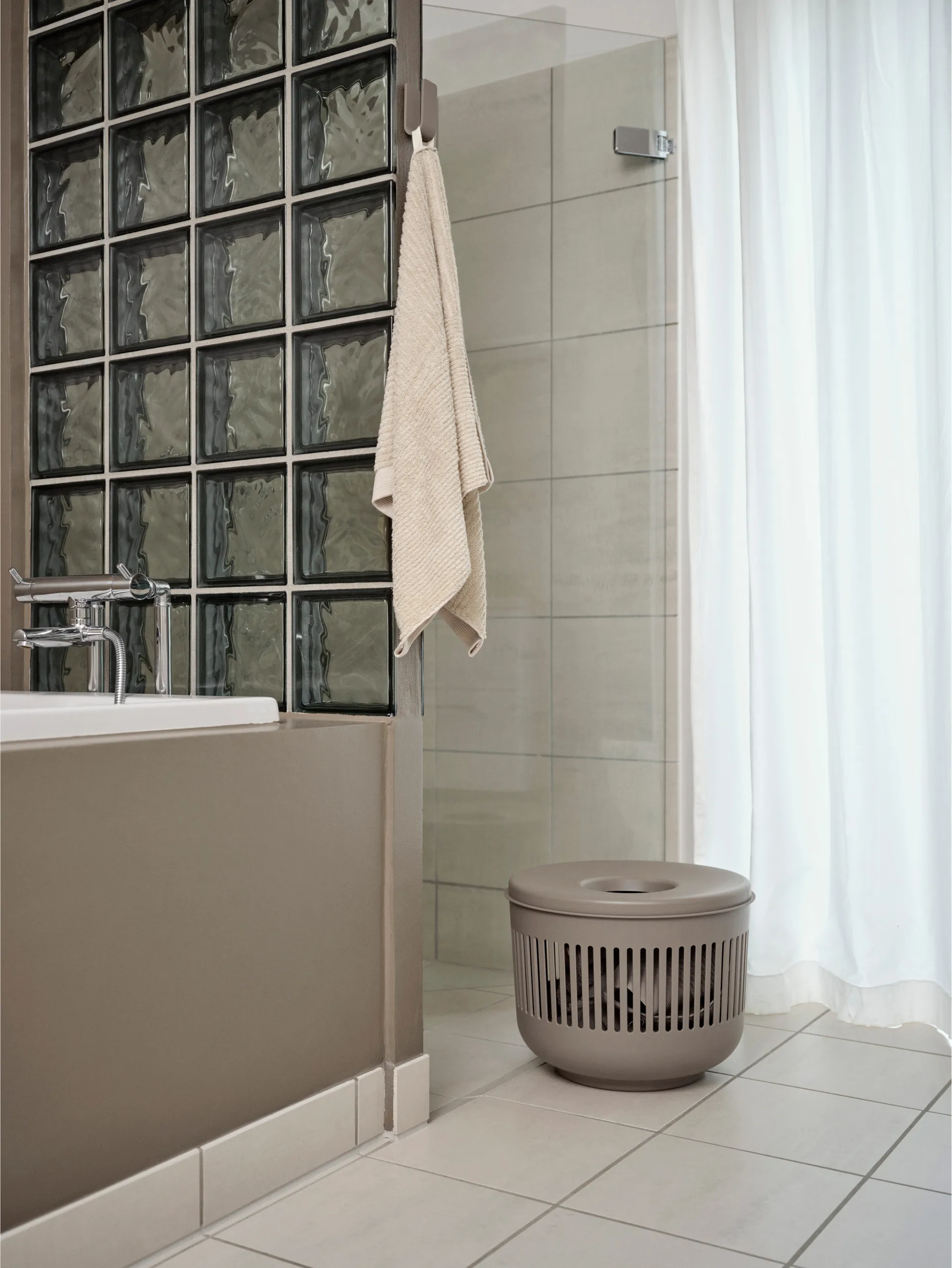 Ume gancho, Marrom acizentado Zone Denmark