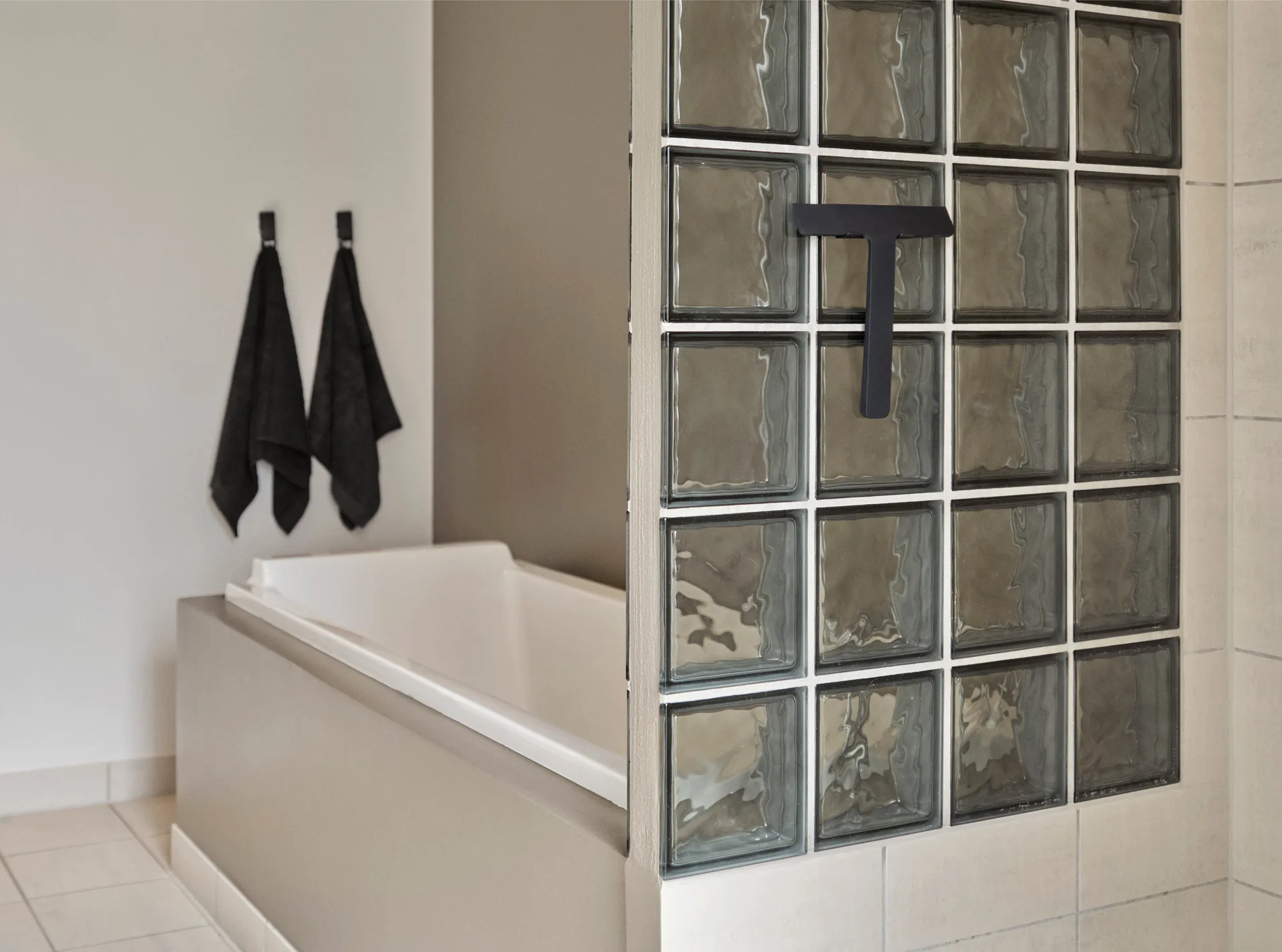 Ume gancho, Preto Zone Denmark