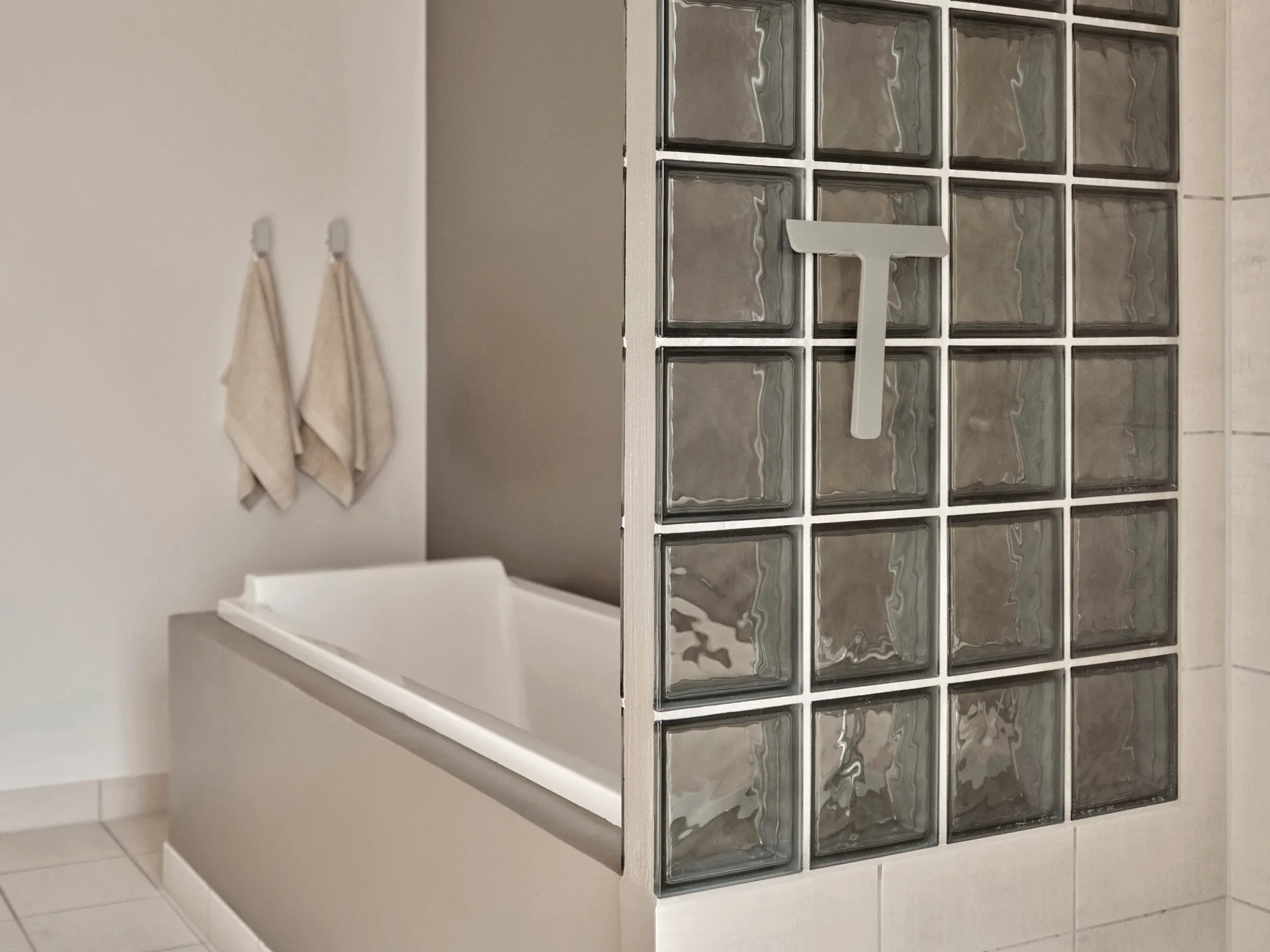 Ume raspador com suporte, Eucalipto Zone Denmark