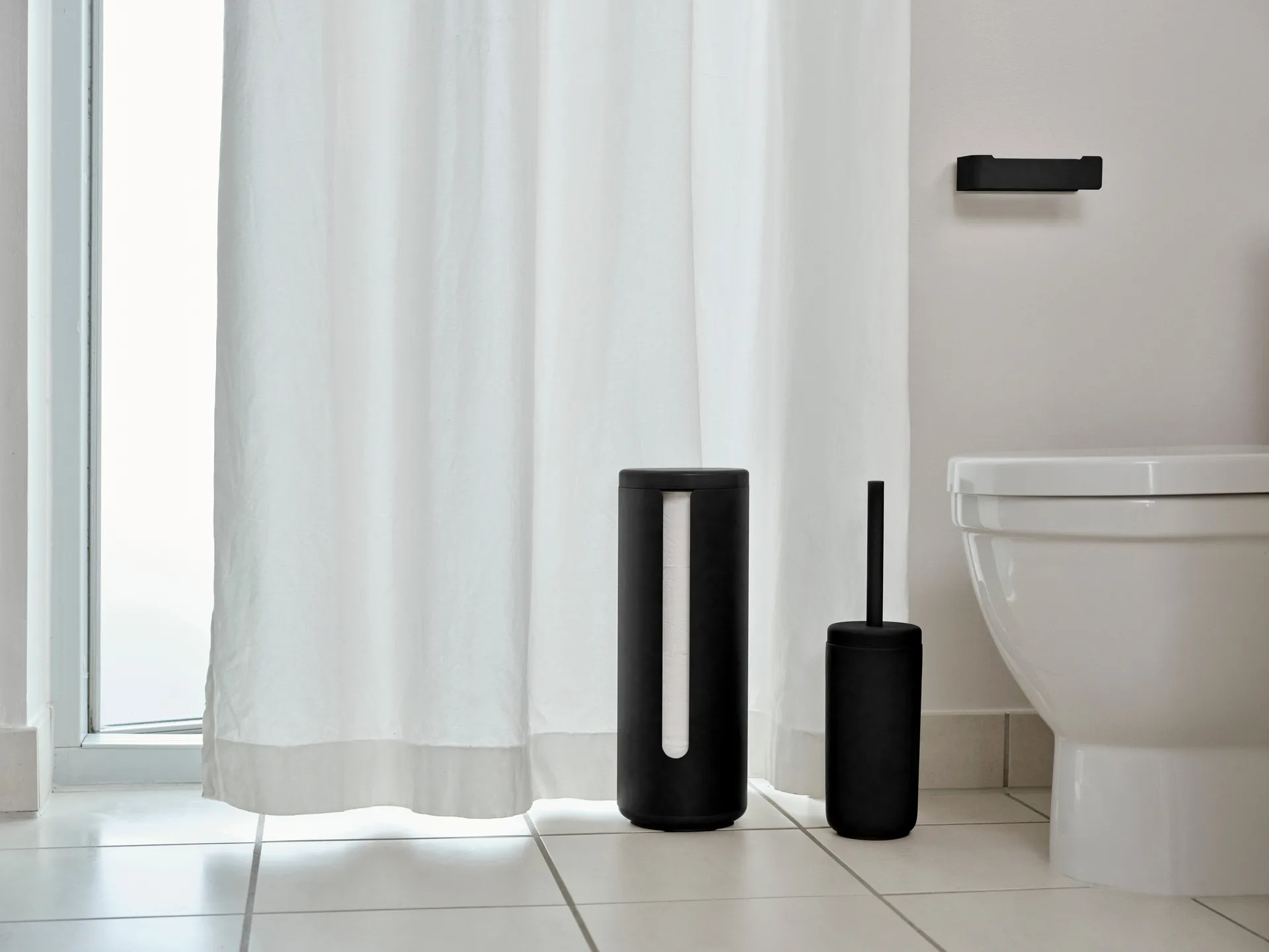 Ume suporte para papel higiênico, Preto Zone Denmark