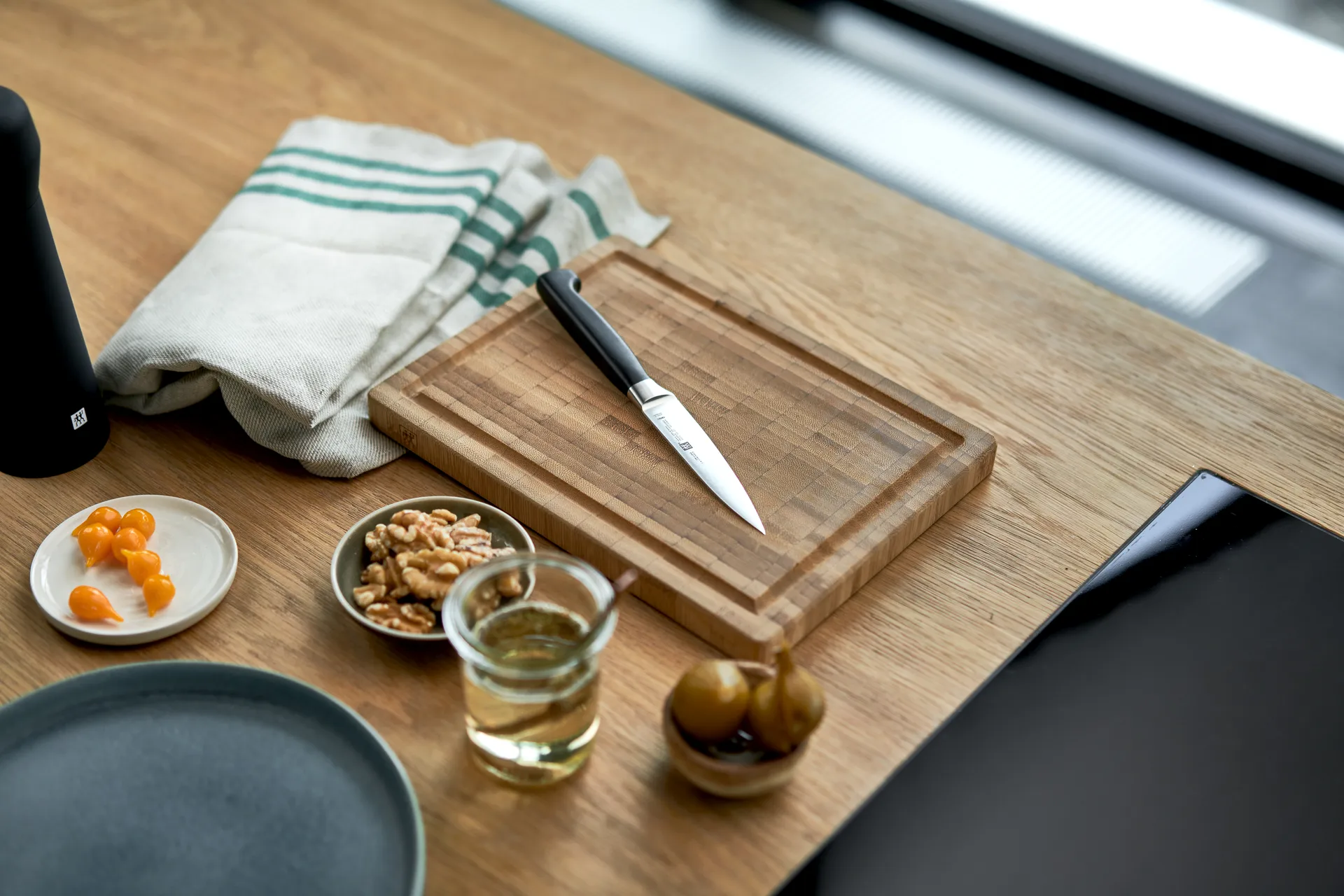 Zwilling Four star faca de descascar 10 cm, Preto-aço inoxidável Zwilling