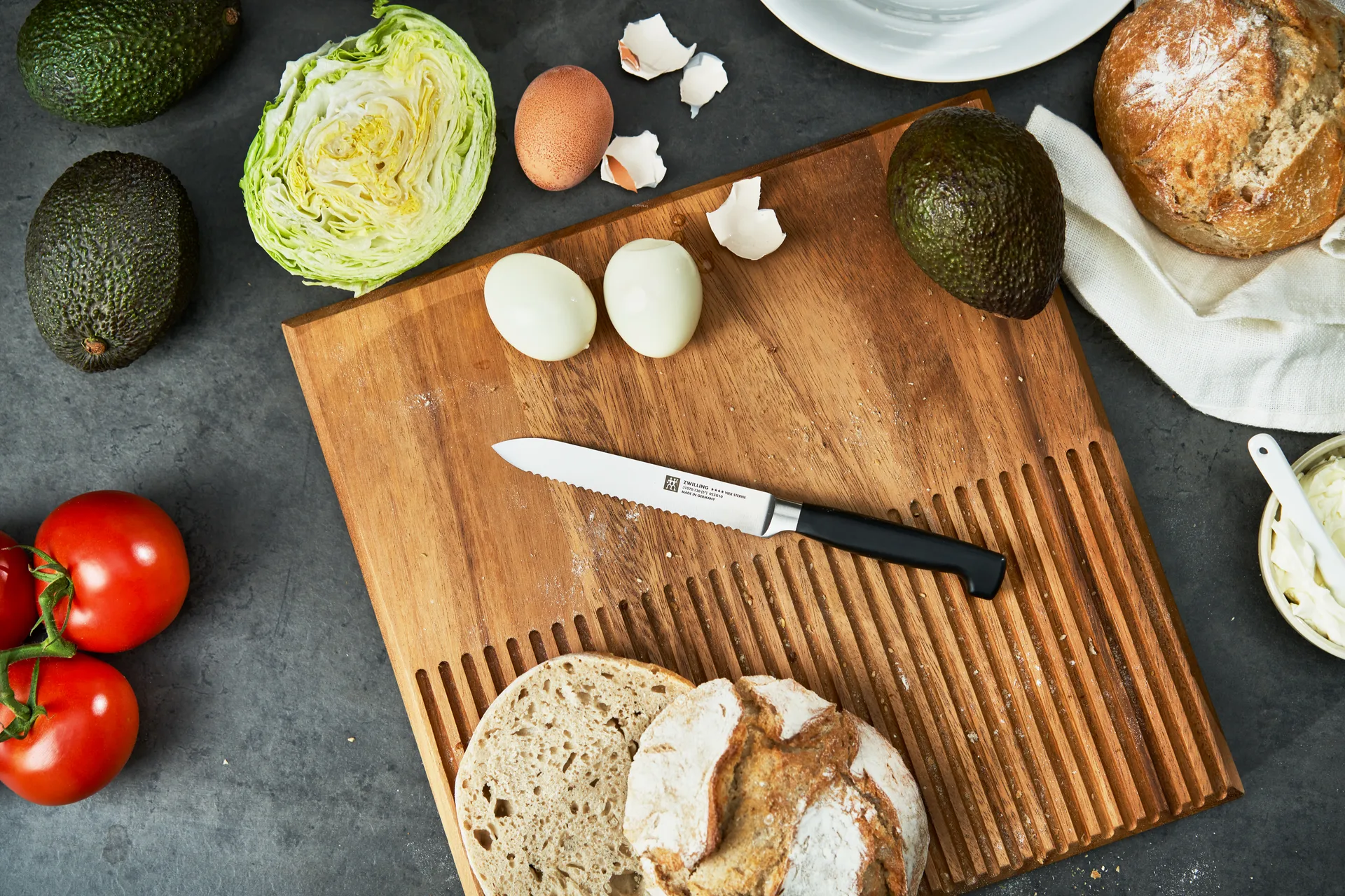 Zwilling Four star faca serrilhada multiusos 13 cm, Preto-aço inoxidável Zwilling